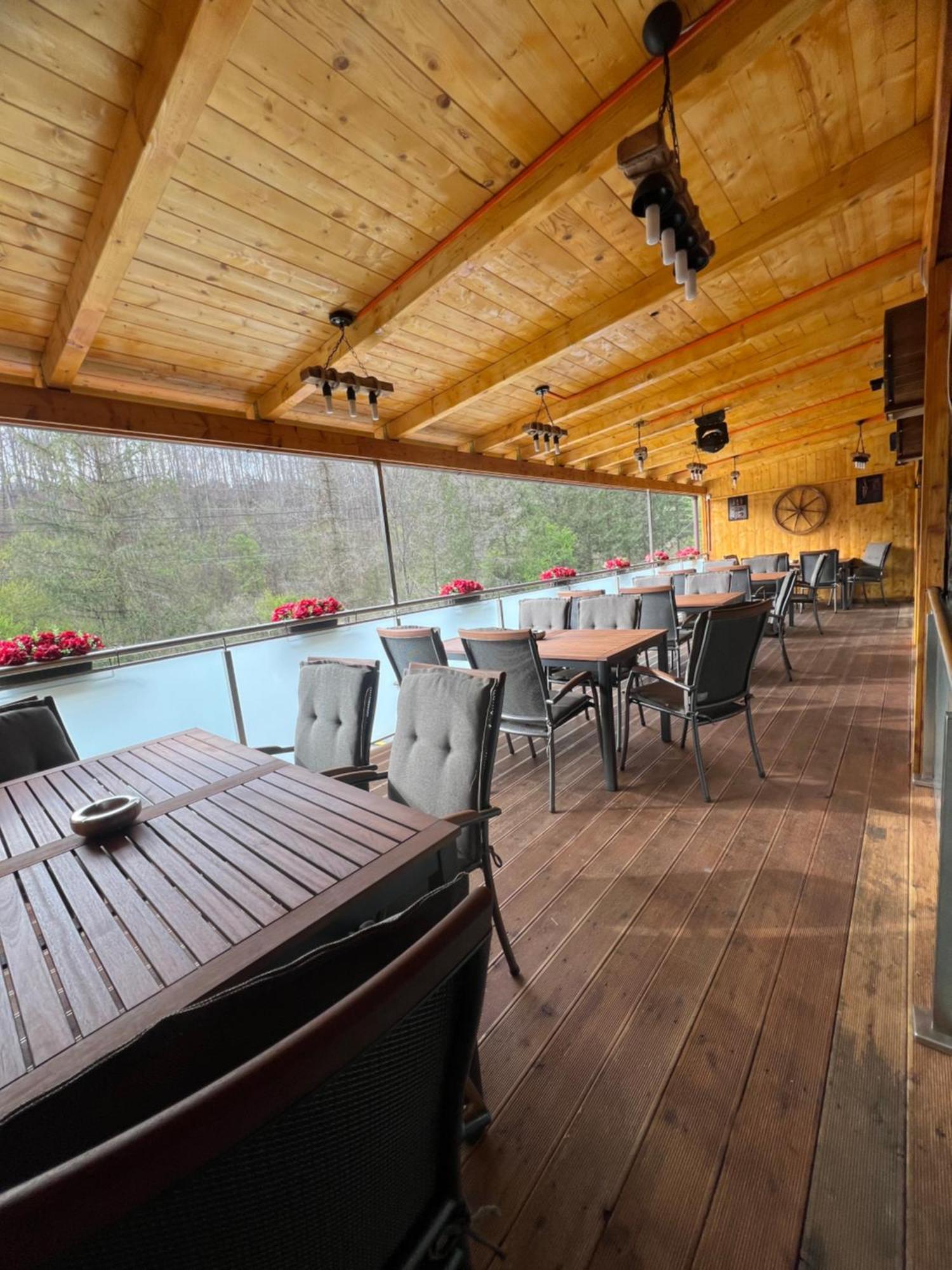 Gasthaus Casa Kugler Anina Bagian luar foto